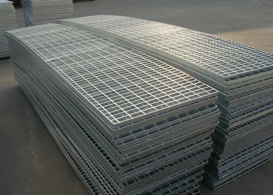 China Antibeleg galvanisierte Stahlquerlatte-Neigung gitter ISO SGS-Zertifikat-100mm fournisseur