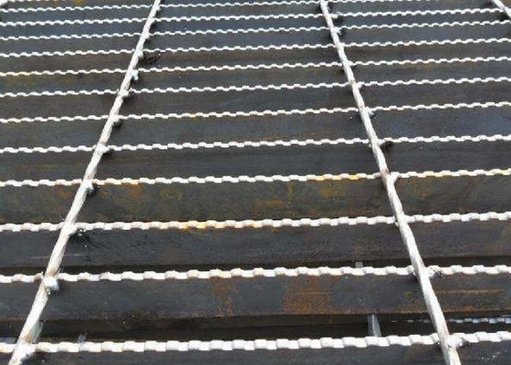 China Q235 Kohlenstoffstahl-Stangen-Gitter, galvanisierte kratzende Fußbodenstahlzustimmung ISO9001 fournisseur