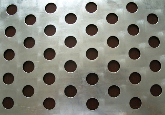 China Customized different hole 1mm Iron plate Galvanized perforated metal mesh fournisseur