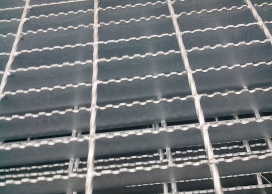 China Geschweißtes gezacktes Stahlstangen-Gitter, verschiedene Größen-Hochleistungsstangen-Gitter fournisseur