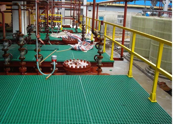 China Hochleistungs-FRP-Plastikboden, der für Arbeitsbühne-glatte Oberfläche zerreibt fournisseur