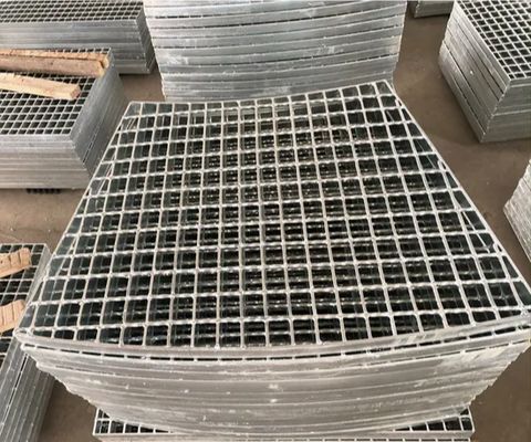 Schwerlast-Gitterrost-Rinnendeckel / Stahlplatten-Bodenrost, rutschfeste Treppenstufe, Gitter / Entwässerungsgraben-Abdeckplatte