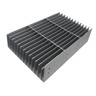 Hot DIP galvanisierte Stahlleiterbühnen mit 25 x 3 bis 100 x 8 Lagerstangen und ANSI/NAAMM-Standard für Stufenleiter