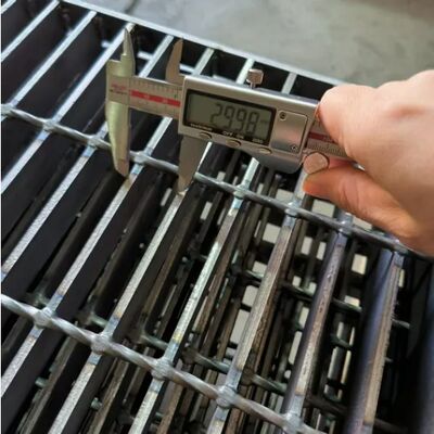 Schwerlastmaschinen, mit gezackter Oberfläche, aus galvanisiertem Stahl