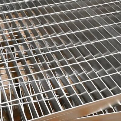 Hot DIP Galvanizing Geschweißtes Plain-Type zerknitterte Stange Stahlgitter für Treppen und Plattform Projekte