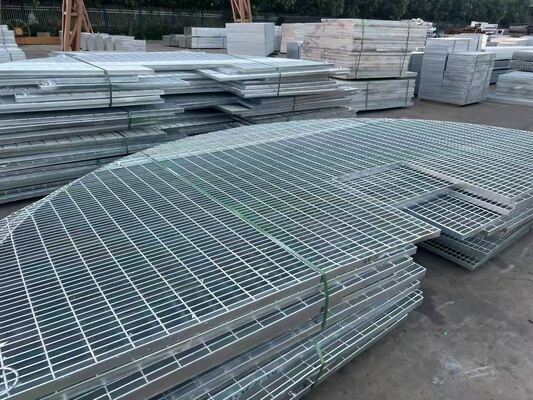 Custom Cut Hot Dip Galvanized Special Shape Steel Grating for Industrial Walkways and Platforms