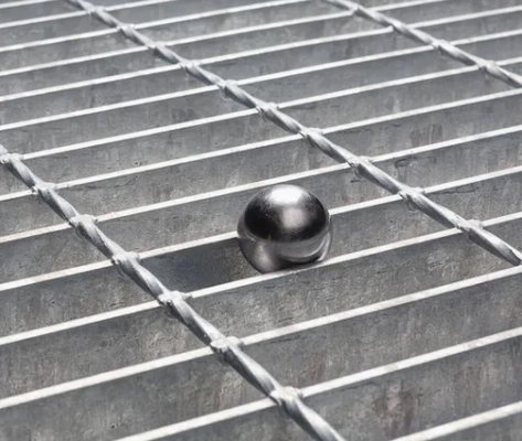 Hot Dip Galvanized Heavy Duty Steel Grating with Customizable Sizes for Industrial Walkways
