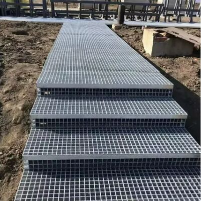 OEM angepasste Hot-Dip Galvanized Stahlgitter mit zerknitterten Stangen und 25x3 Lagerstange für industrielle Plattformen