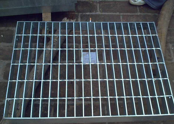 Galvanisierte Stahlgitter-Abfluss-Abdeckung mit Winkel-Rahmen-Stadtstraße/Quadrat-Klage