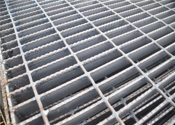Sgs-Zertifikat-Stahlstangen-kratzendes Metallgitter, das 2.5-5.5mm Thicknes ausbreitet