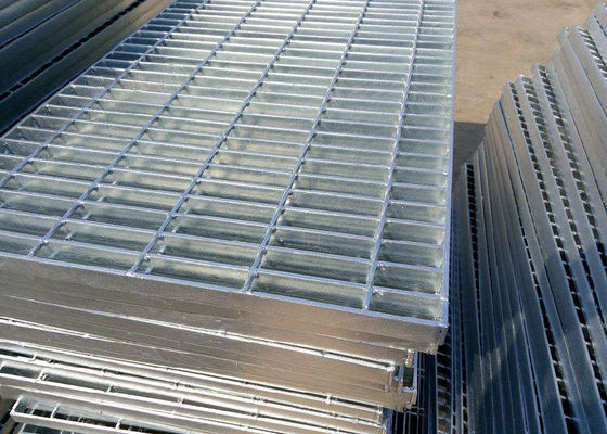 Freies Beispielstahlgitter-Abfluss-Abdeckungs-heiße eingetauchte galvanisierte tragende Stangen-Neigung 30mm