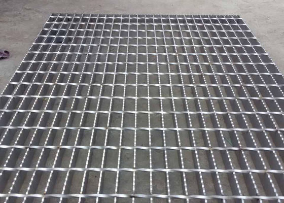 SS, die den verdrehten Stabstahlboden zerreibt 6 x 6mm Ebenen-Stange 32mm x 5mm zerreiben