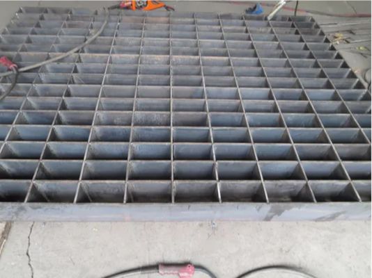 Galvanisierter Stahl Scharnier Abflussgitter Milder Stahlgitter Eisengitter Stahl Drainage Abdeckung
