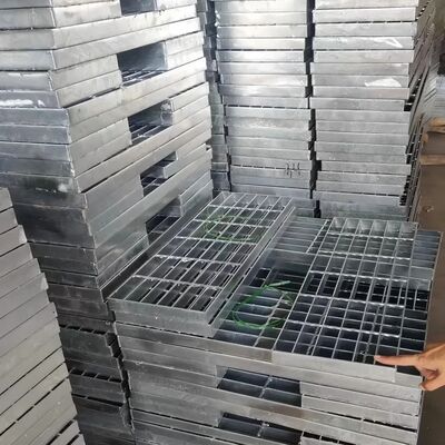 25X3mm Abnehmbare verzinkte gezahnte Stahlroste für rutschfeste Plattformen und Laufstege