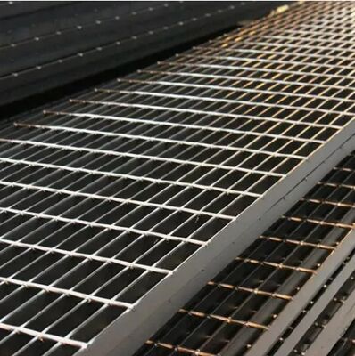 Rostfreier verzinkter gezahnter Stahlrost mit 25x5 mm Tragstab für rutschfeste Plattformen