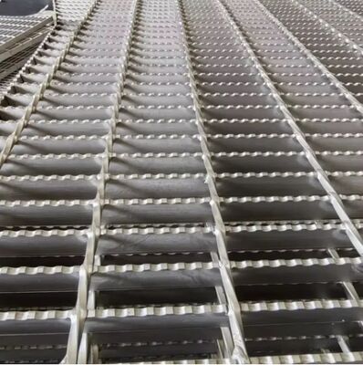 Hot DIP Galvanisierung gezackter Plain Bar Carbon Stahlgitter für industrielle Gehwege