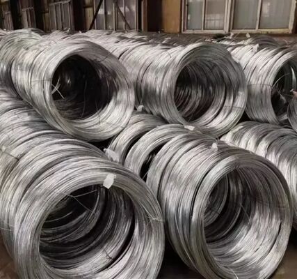 Hot Dip Galvanized Iron Wire mit 40-240g/m2 Zinkbeschichtung und kohlenstoffarmem Stahl in BWG 8-BWG 22 Größen